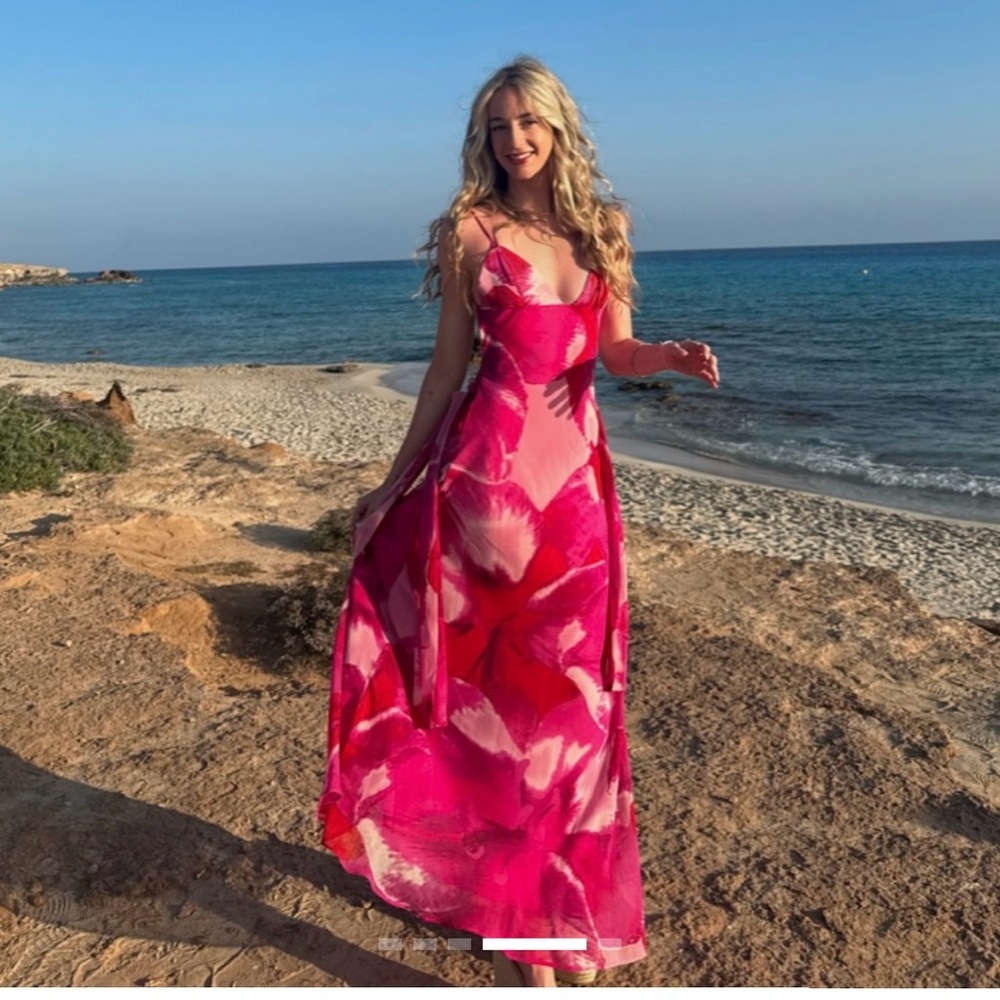 VIRAL NEW ! ZARA SCARF MAXI DRESS
🚨FIRM PRICE NO DISCOUNT ON THIS DRESS - Picture 5 of 16